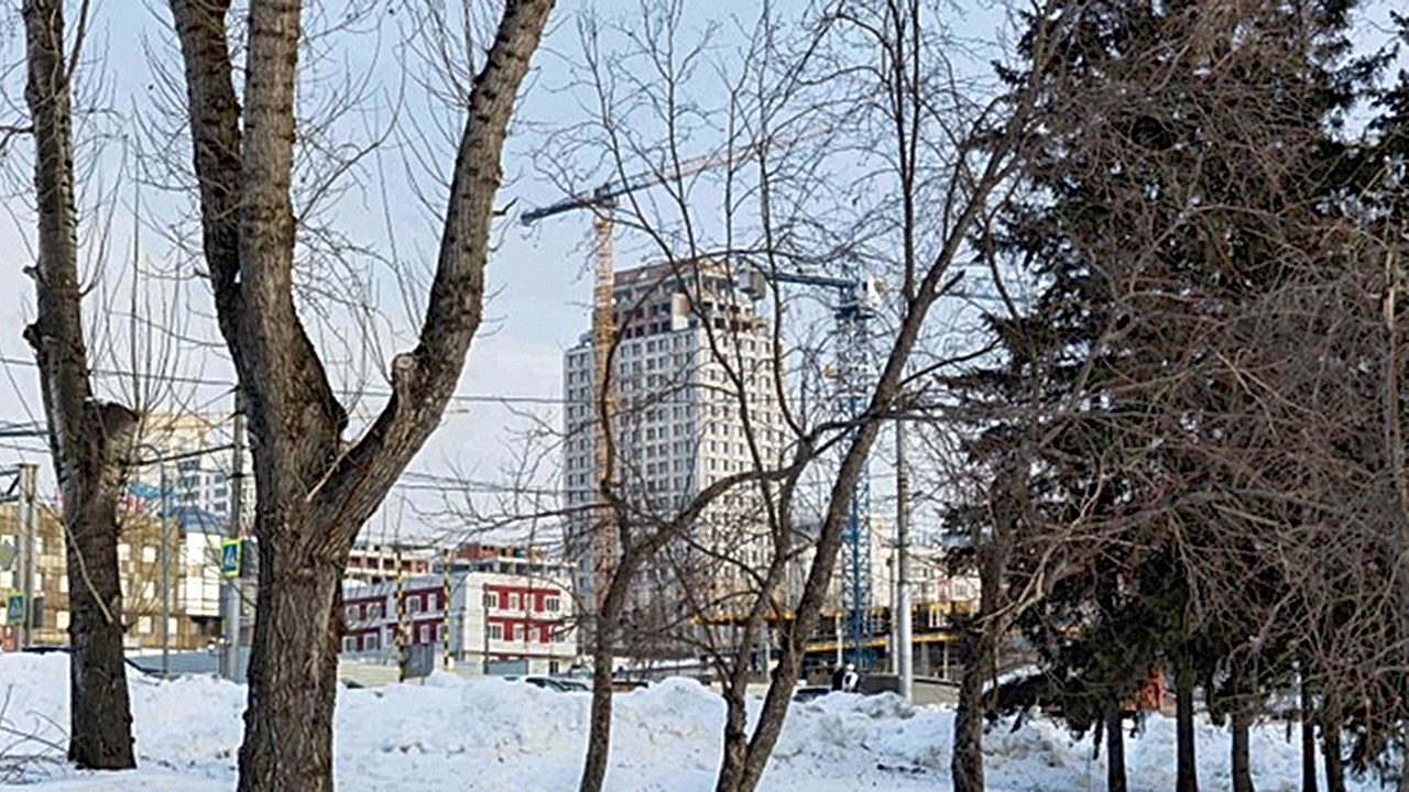 Новосибирские застройщики в феврале вывели на рынок на 40% меньше домов, чем годом ранее