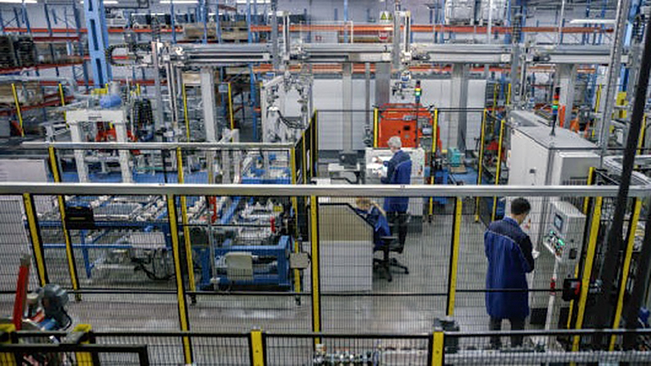Владелец сети магазинов бытовой техники RBT построит завод по производству холодильников в Новосибирске
