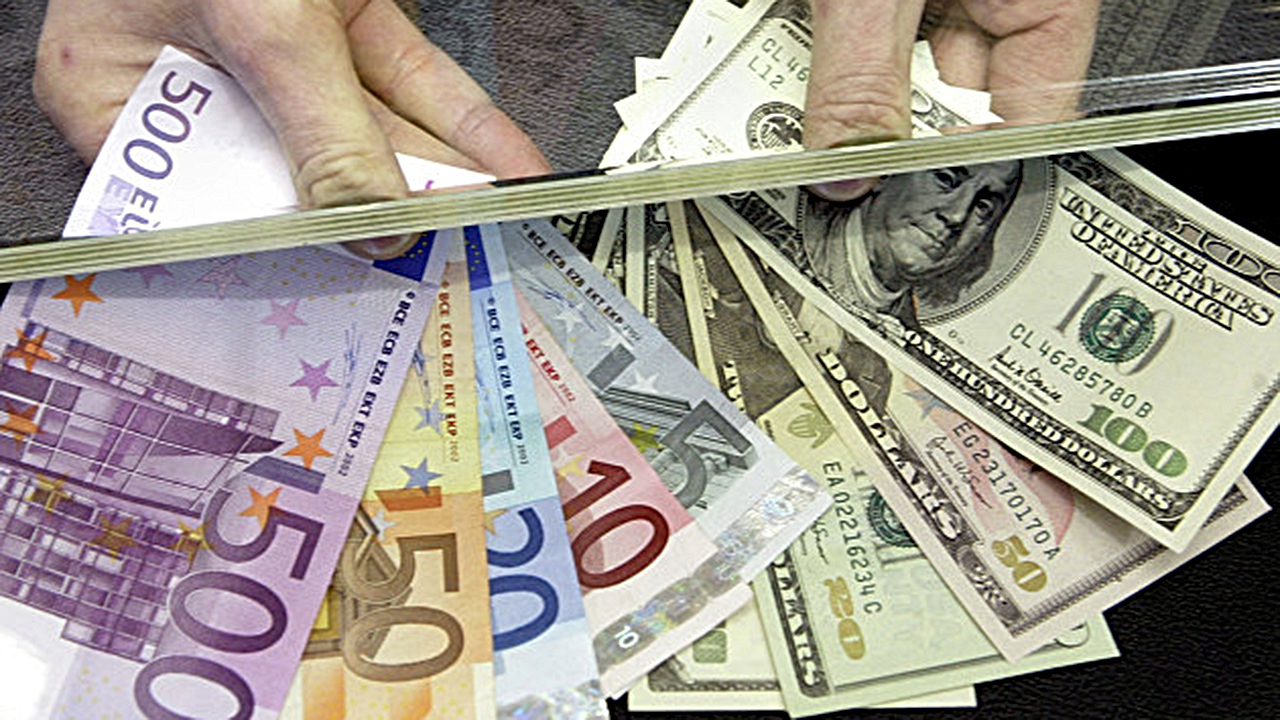 Какие российские банки открывают депозиты в долларах и евро?