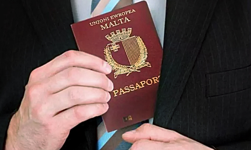 Еврокомиссия подаст в суд на Мальту из-за программы "золотых паспортов"