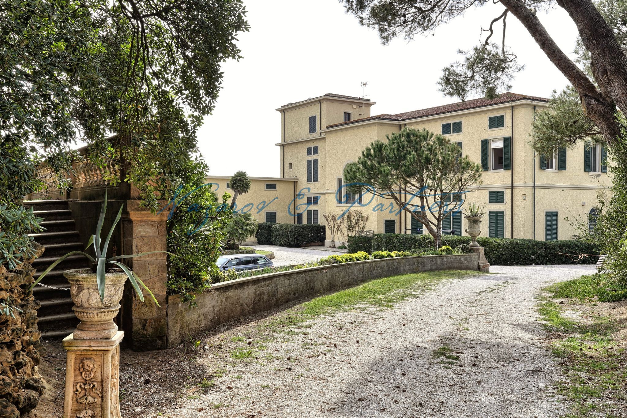 Апартаменты  в старинном особняке  на берегу моря  в Marina di Castagneto Carducci